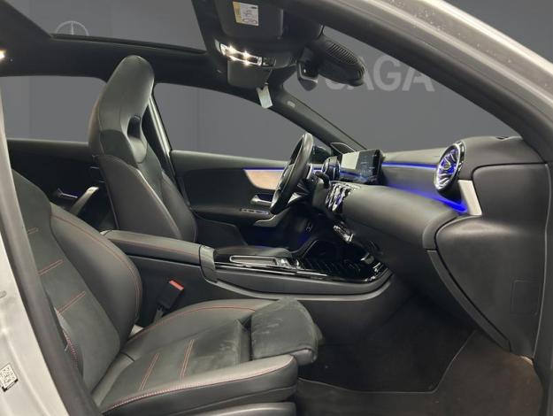 MERCEDES-BENZ A 250 e AMG Line  