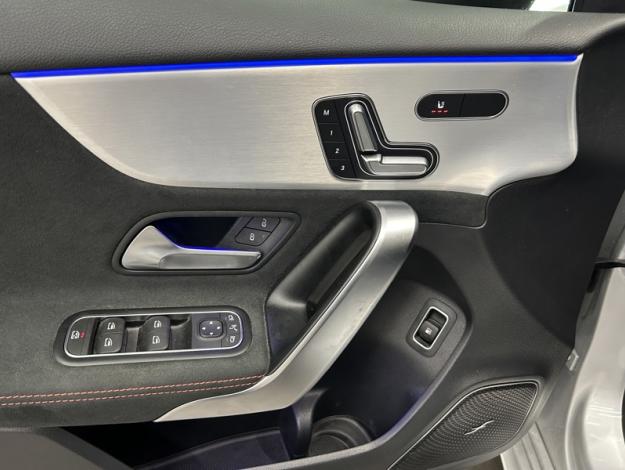 MERCEDES-BENZ A 250 e AMG Line  