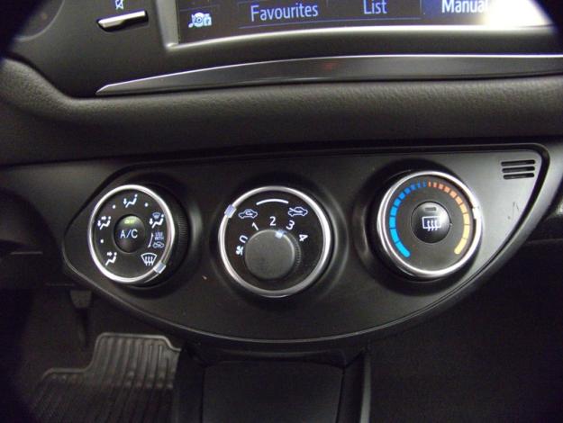 TOYOTA Yaris 70 VVT-i France  