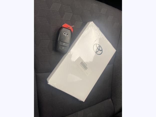 TOYOTA Yaris 116h Design  