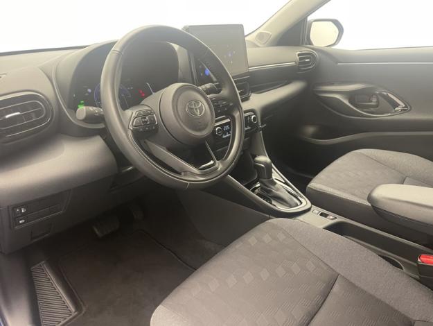 TOYOTA Yaris 116h Design  