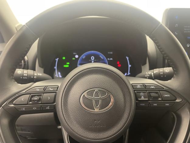 TOYOTA Yaris 116h Design  