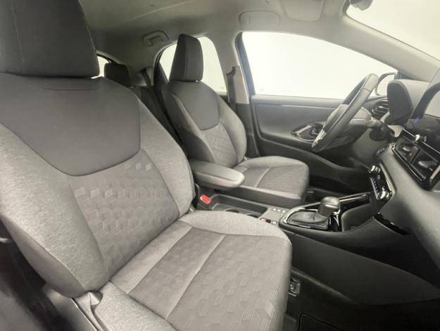 TOYOTA Yaris 116h Design  