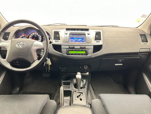TOYOTA Hilux 4WD 3.0 D-4D Double Cabine Légende BVA  