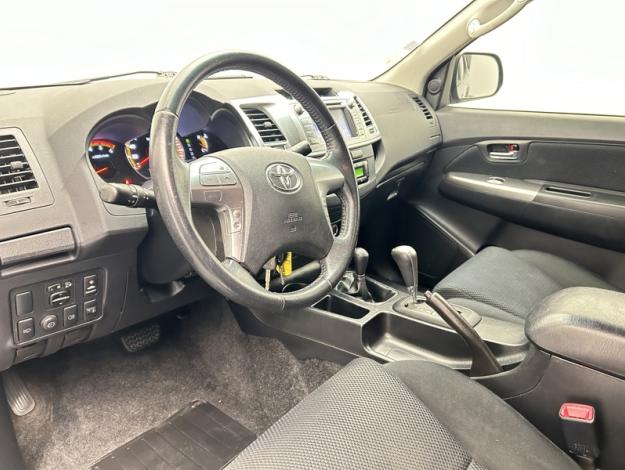 TOYOTA Hilux 4WD 3.0 D-4D Double Cabine Légende BVA  