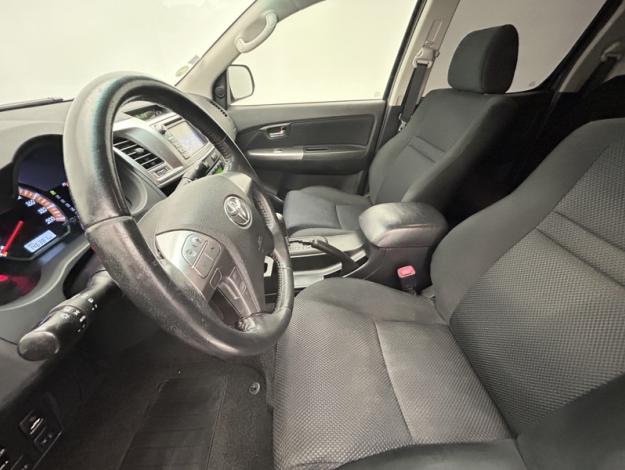 TOYOTA Hilux 4WD 3.0 D-4D Double Cabine Légende BVA  