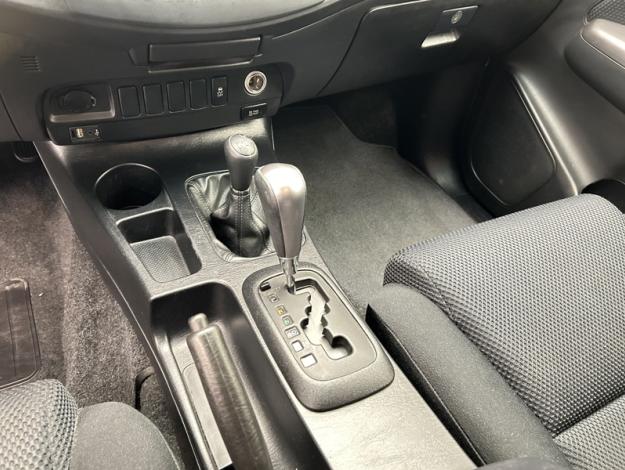 TOYOTA Hilux 4WD 3.0 D-4D Double Cabine Légende BVA  