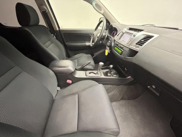TOYOTA Hilux 4WD 3.0 D-4D Double Cabine Légende BVA  
