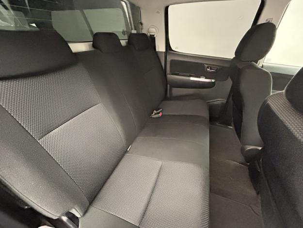 TOYOTA Hilux 4WD 3.0 D-4D Double Cabine Légende BVA  