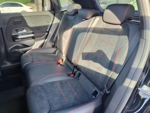 MERCEDES-BENZ GLA-Klasse GLA 180 Off-Roader