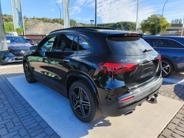 MERCEDES-BENZ GLA-Klasse GLA 180 Off-Roader
