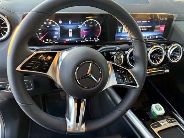 MERCEDES-BENZ GLA 180 d Progressive Line  GLA 180 d Progressive Line