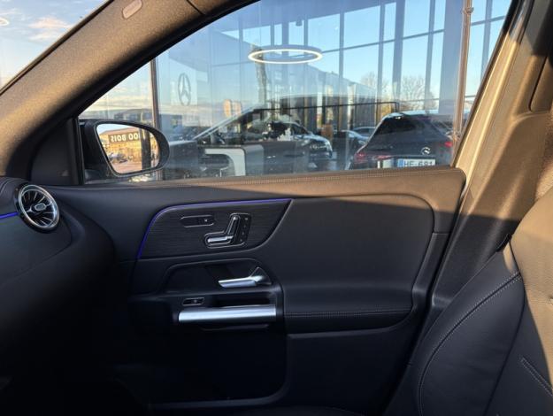 MERCEDES-BENZ GLA 180 d Progressive Line  GLA 180 d Progressive Line