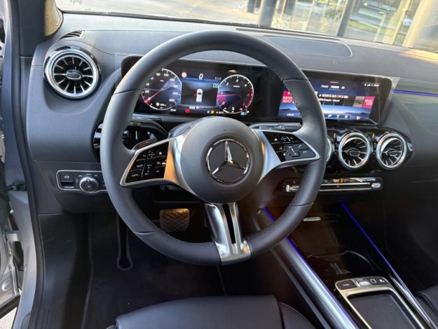 MERCEDES-BENZ GLA 180 d Progressive Line  GLA 180 d Progressive Line