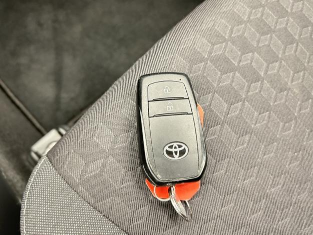 TOYOTA Yaris 116h Dynamic  