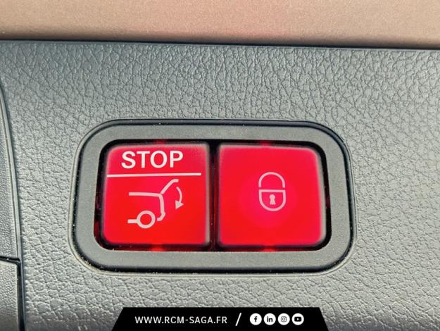 MERCEDES-BENZ GLB 200 d AMG Line  