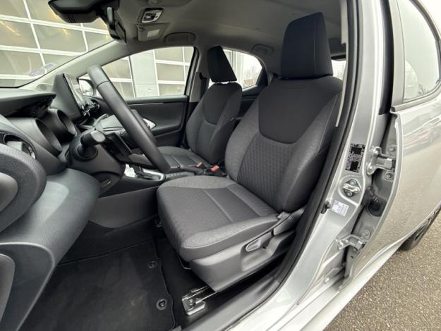 TOYOTA Yaris 120 Design  