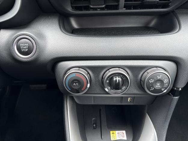 TOYOTA Yaris 120 Design  