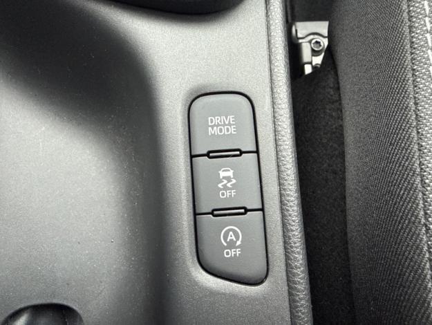 TOYOTA Yaris 120 Design  