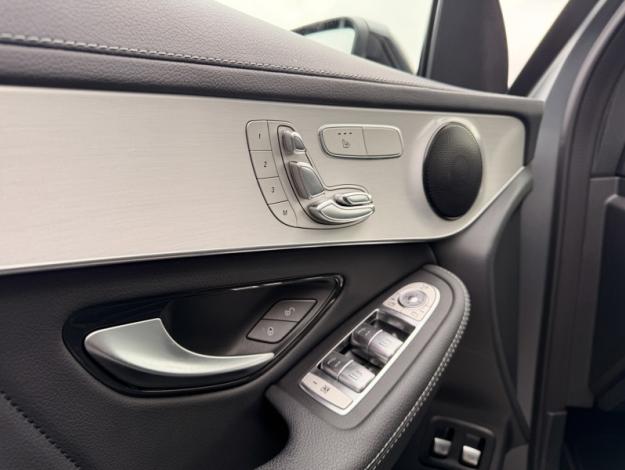 MERCEDES-BENZ GLC Coupé GLC 300e 4MATIC Coupé AMG Line  