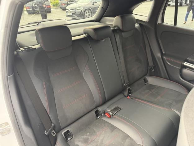 MERCEDES-BENZ GLA 200 d AMG Line  