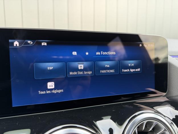 MERCEDES-BENZ GLA 200 d AMG Line  