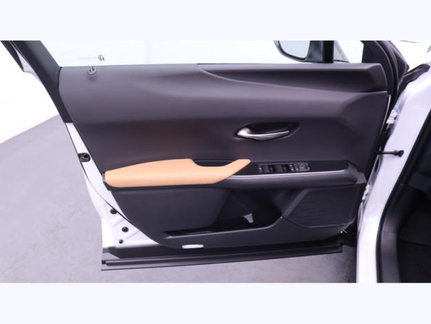 LEXUS UX 300h 2WD Luxe  UX 300H HYBRIDE 2WD MC LUXE TECHNO
