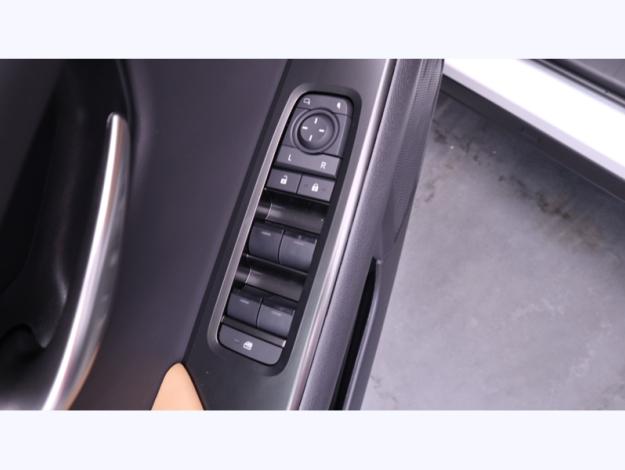 LEXUS UX 300h 2WD Luxe  UX 300H HYBRIDE 2WD MC LUXE TECHNO
