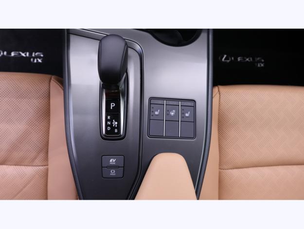 LEXUS UX 300h 2WD Luxe  UX 300H HYBRIDE 2WD MC LUXE TECHNO