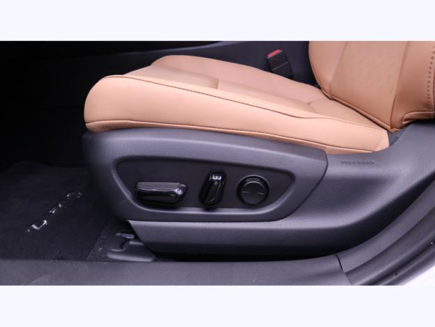 LEXUS UX 300h 2WD Luxe  UX 300H HYBRIDE 2WD MC LUXE TECHNO