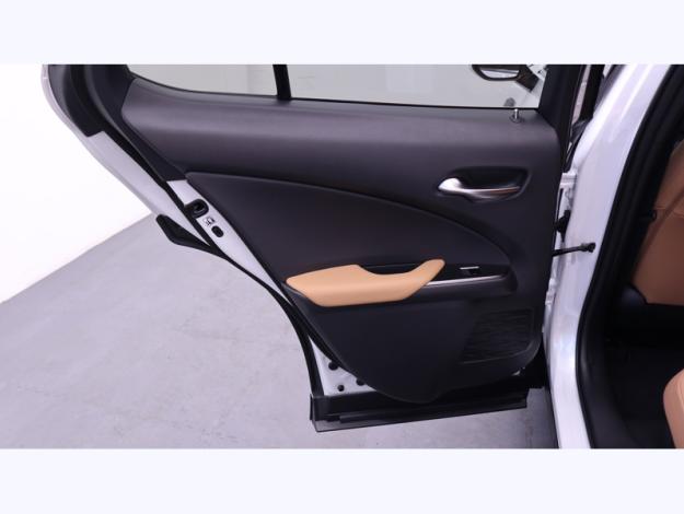 LEXUS UX 300h 2WD Luxe  UX 300H HYBRIDE 2WD MC LUXE TECHNO