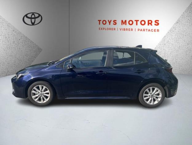 TOYOTA Corolla Hybrid Dynamic Business   