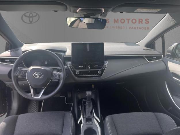 TOYOTA Corolla Hybrid Dynamic Business   