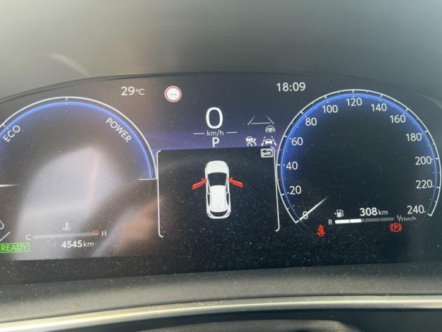 TOYOTA Corolla Hybrid Dynamic Business   