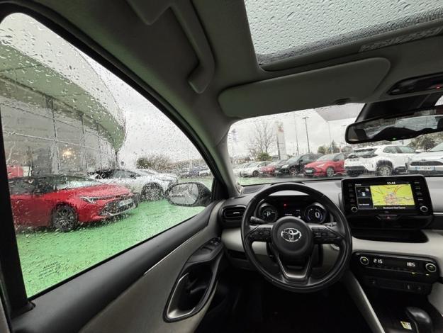 TOYOTA Yaris Hybride 116h Iconic / Toit Pano / Pack Techno  