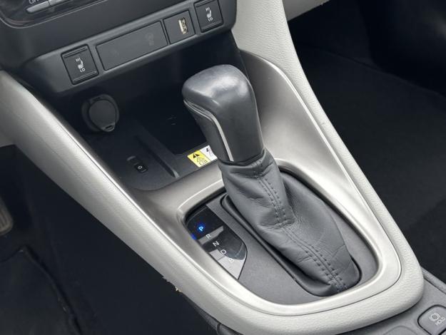 TOYOTA Yaris Hybride 116h Iconic / Toit Pano / Pack Techno  