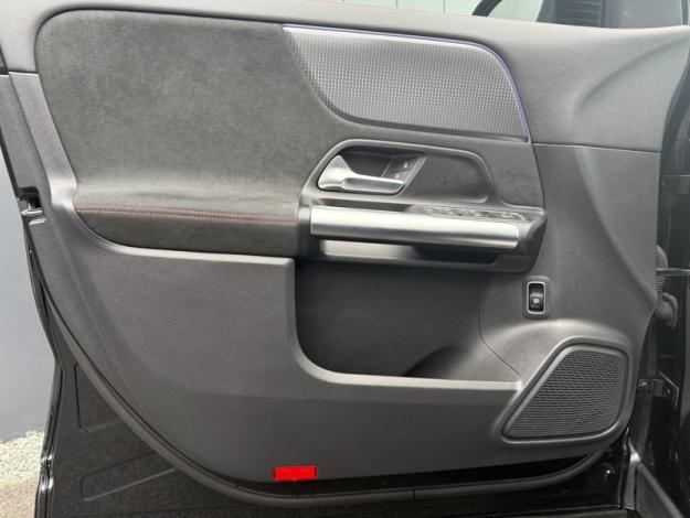 MERCEDES-BENZ EQA 250+ AMG Line  