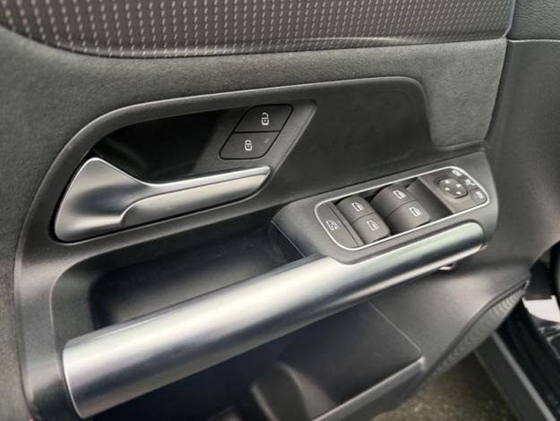 MERCEDES-BENZ EQA 250+ AMG Line  