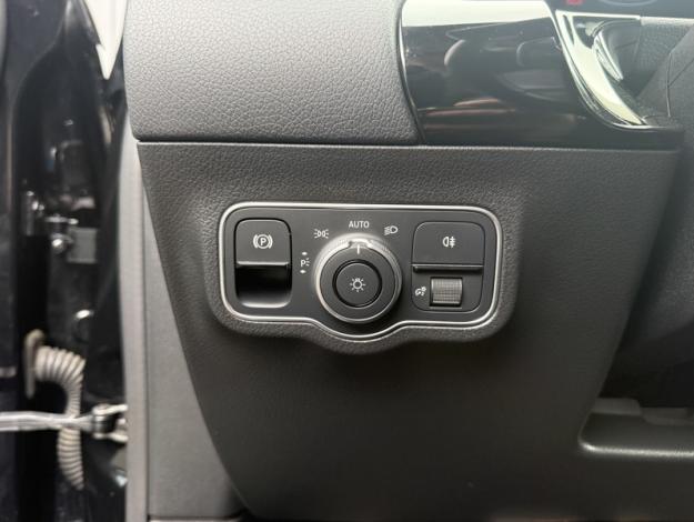 MERCEDES-BENZ EQA 250+ AMG Line  