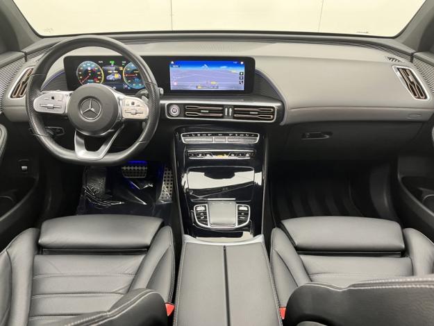 MERCEDES-BENZ EQC 400 4MATIC AMG line  