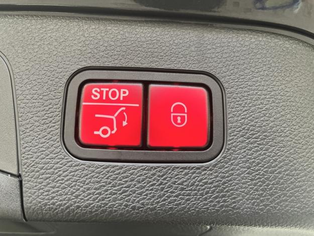 MERCEDES-BENZ EQC 400 4MATIC AMG line  