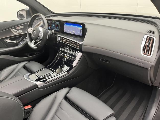 MERCEDES-BENZ EQC 400 4MATIC AMG line  