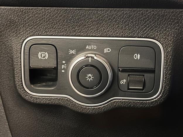 MERCEDES-BENZ GLB 200 d AMG Line  