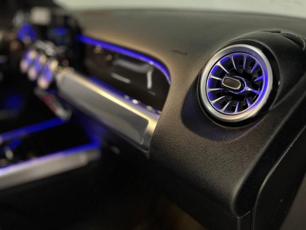 MERCEDES-BENZ GLB 200 d AMG Line  