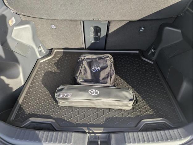 TOYOTA Yaris Cross 1.5 HYBRID 130H DESIGN PACK CARGO  YARIS CROSS 130H 2WD DESIGNPACKCARGO .