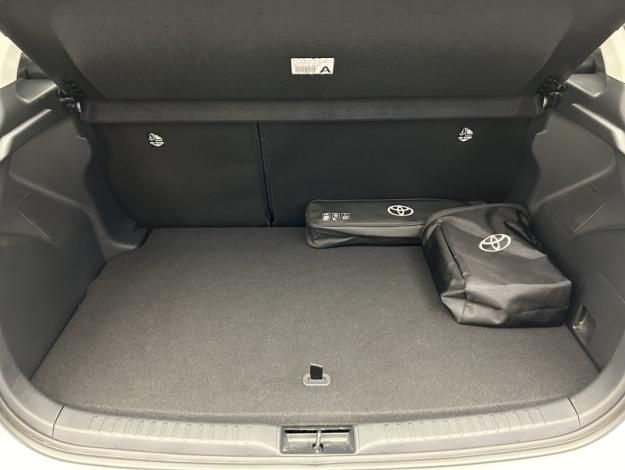 TOYOTA Yaris 116h Dynamic  