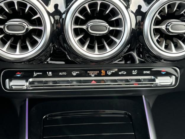 MERCEDES-BENZ GLA 200 d AMG Line  GLA 200 d AMG Line