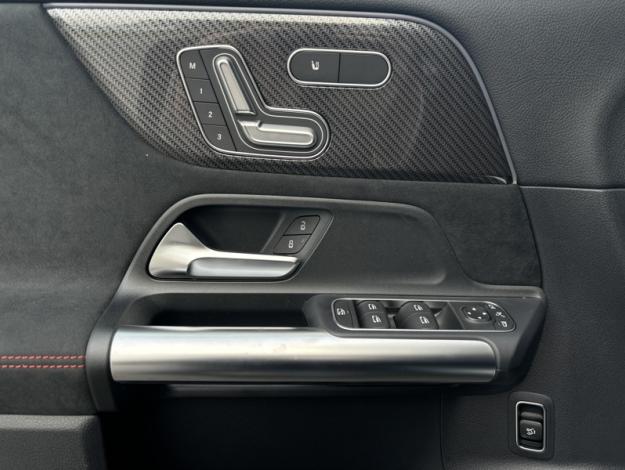 MERCEDES-BENZ GLA 200 d AMG Line  GLA 200 d AMG Line