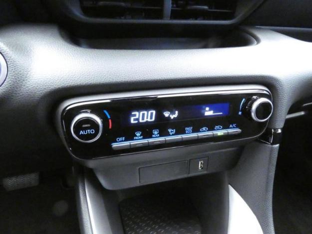 TOYOTA Yaris Hybride 116h Design  