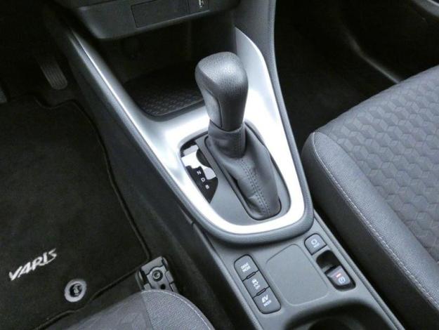TOYOTA Yaris Hybride 116h Design  